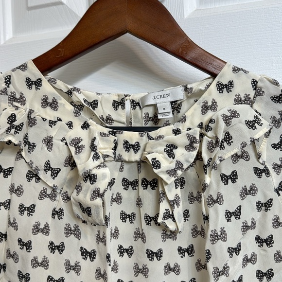 J. CREW Silk blouse with bows print, size 0 - Picture 2 of 14